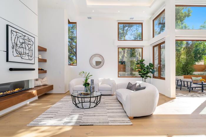 Bright Coastal Living